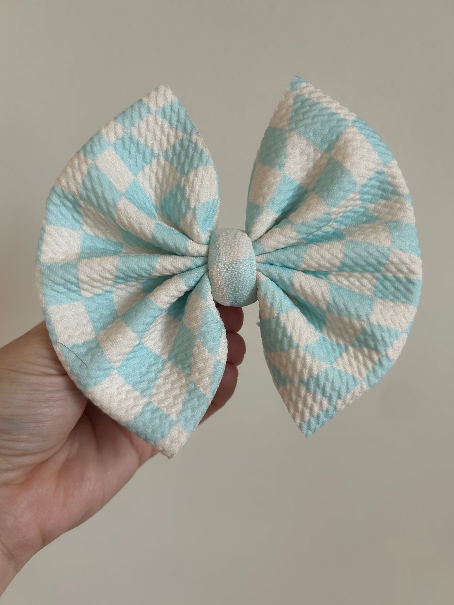 BIG CLIP - BABY BLUE GROOVY CHECKERED