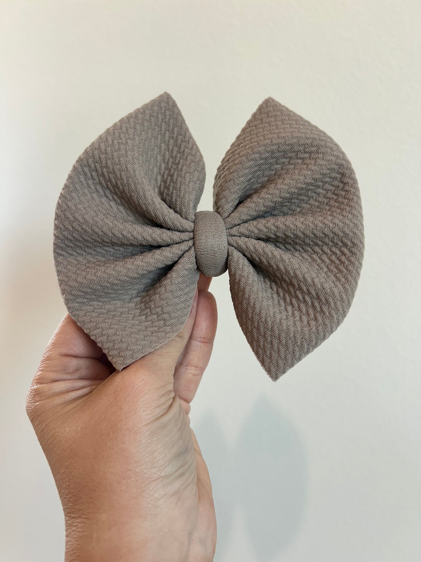 BIG CLIP BOW - TAUPE SOLID