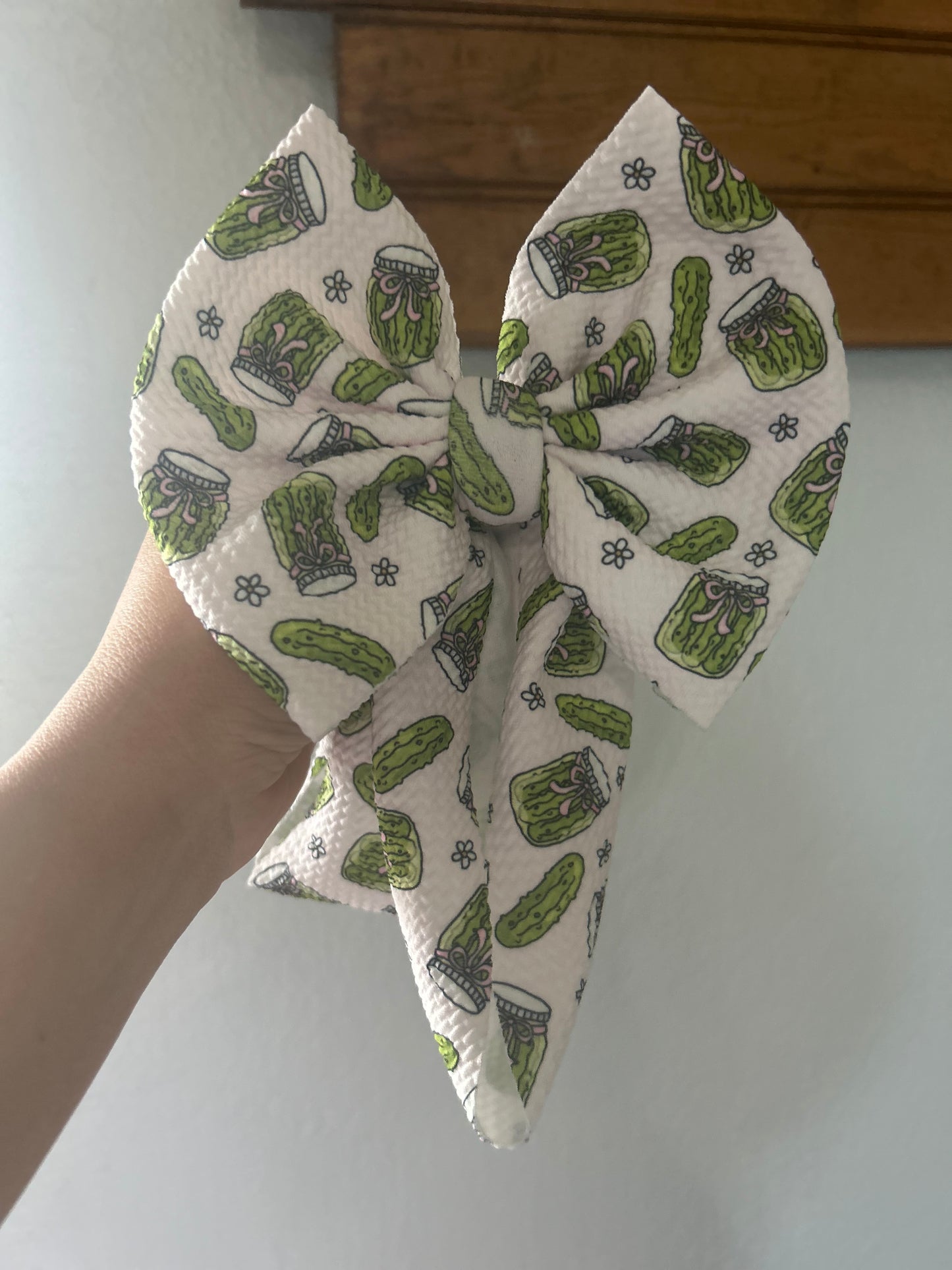 BOW - PICKLE GIRLY