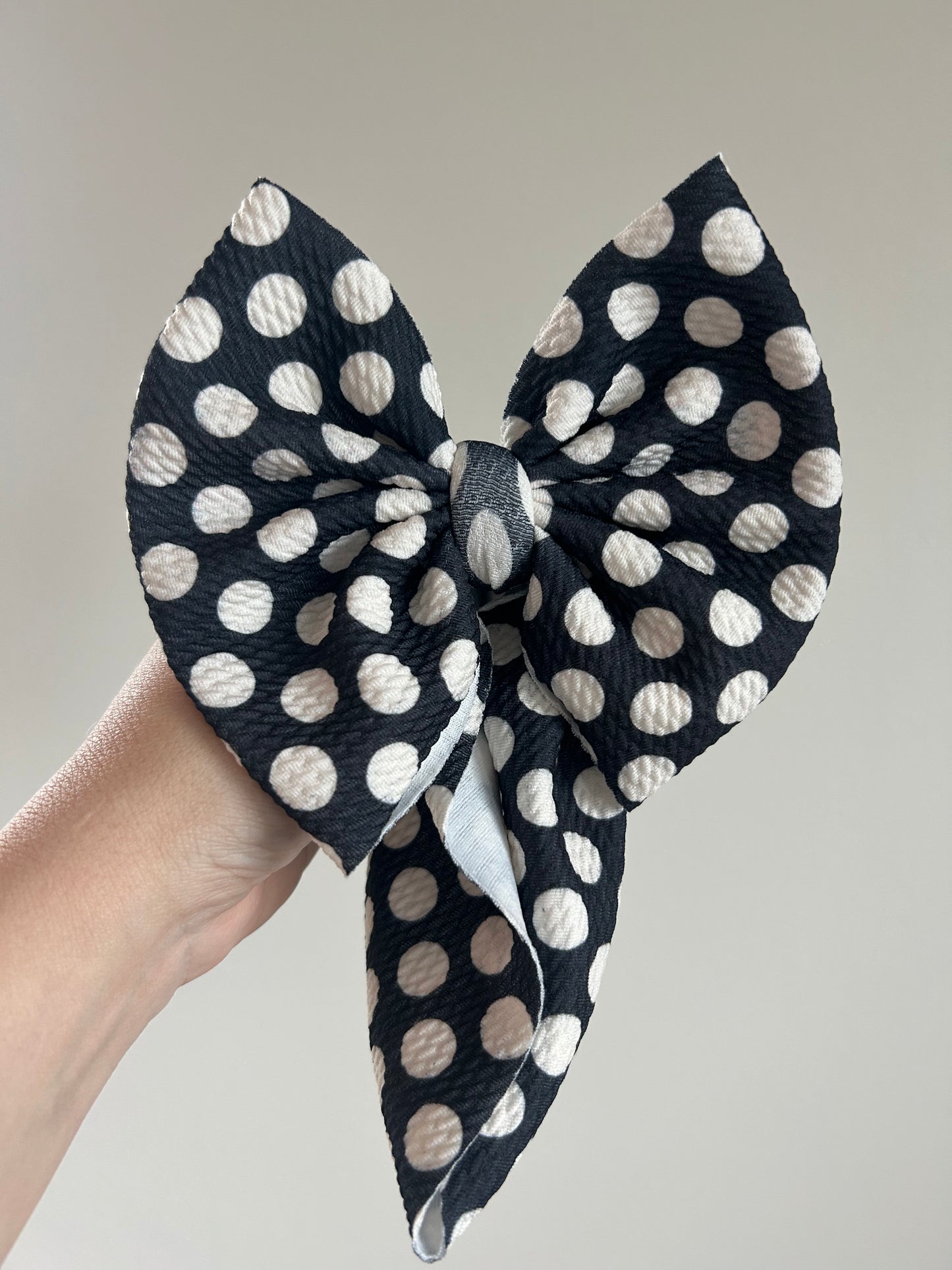 READY TO SHIP - BABY REGULAR BOW WRAP - BLACK WITH WHITE DOTS