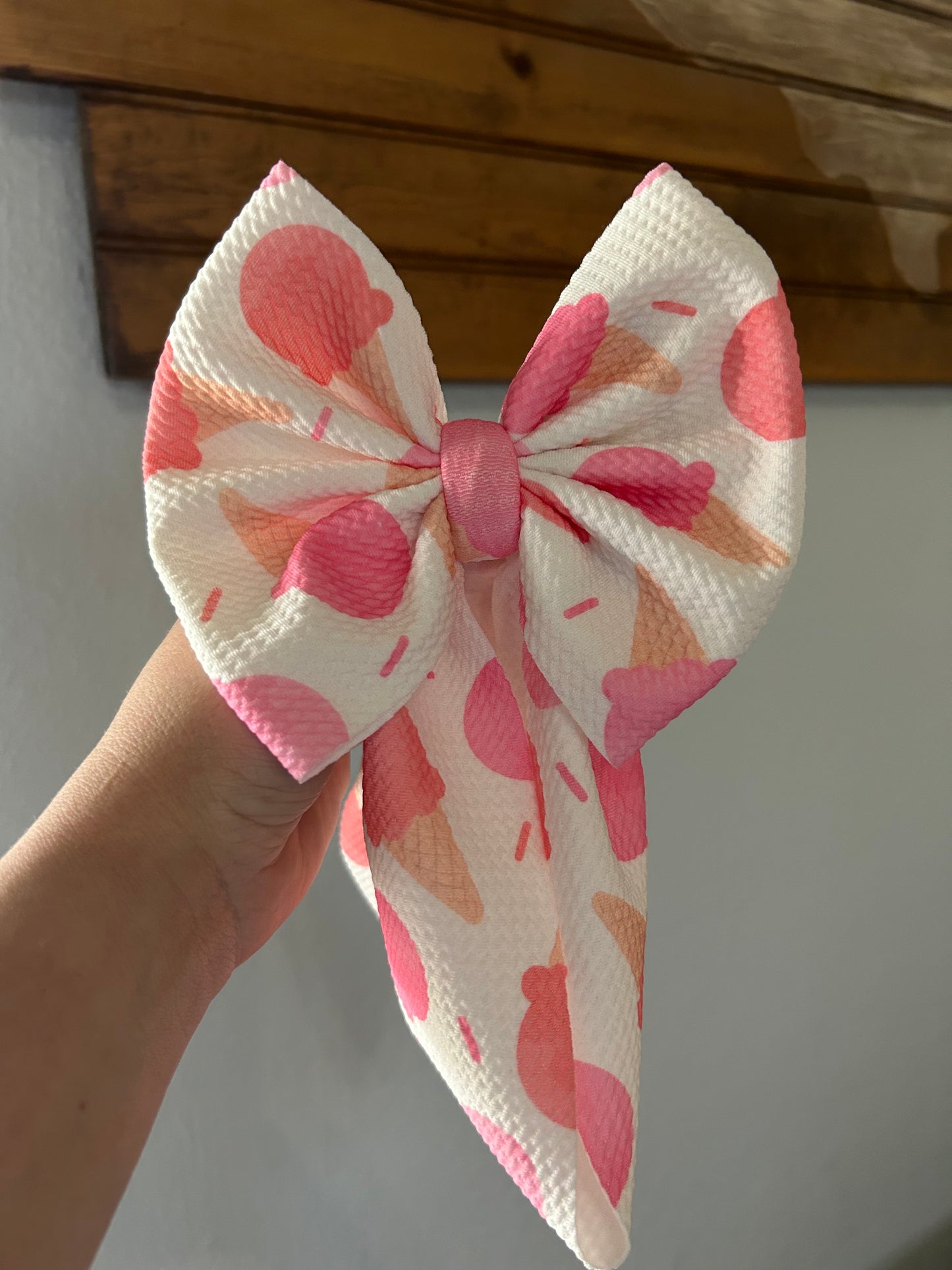 BOW -PINK ICE CREAM CONE