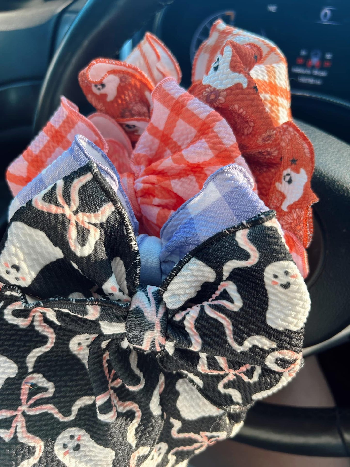 MYSTERY HOLIDAY BOW
