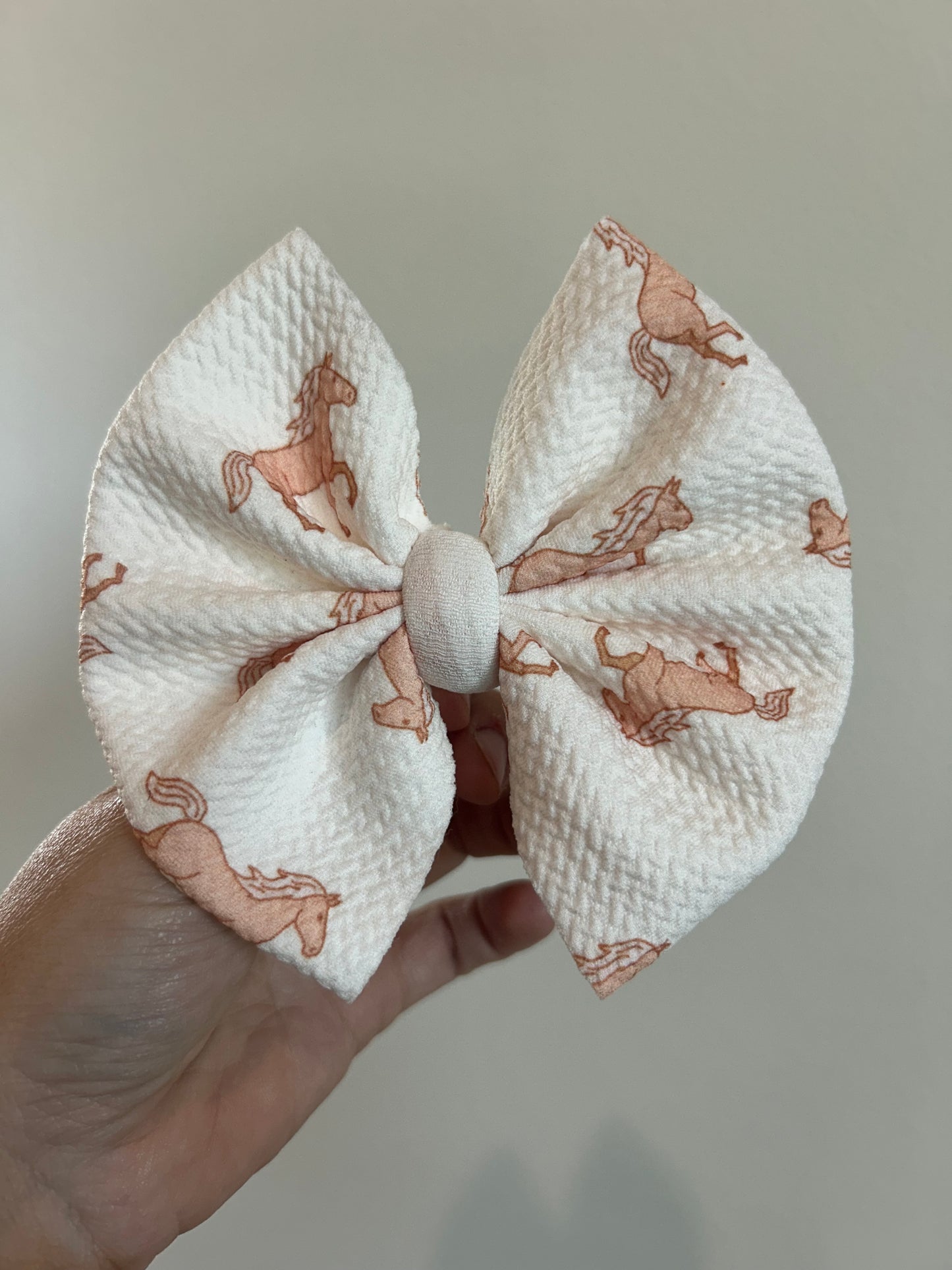 BIG CLIP BOW - GIDDY UP