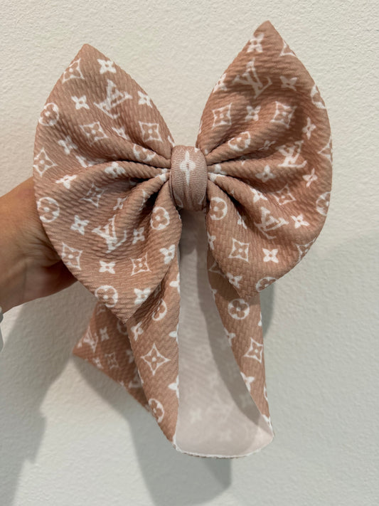 BOW - TAN BOUJEE
