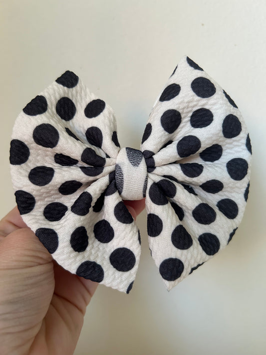 BIG CLIP - WHITE WITH BLACK DOTS