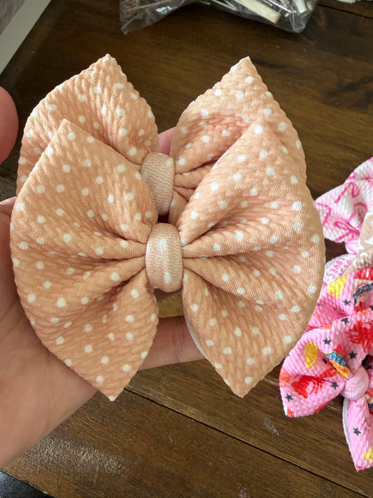PIGGIE CLIPS - TAN DOTS
