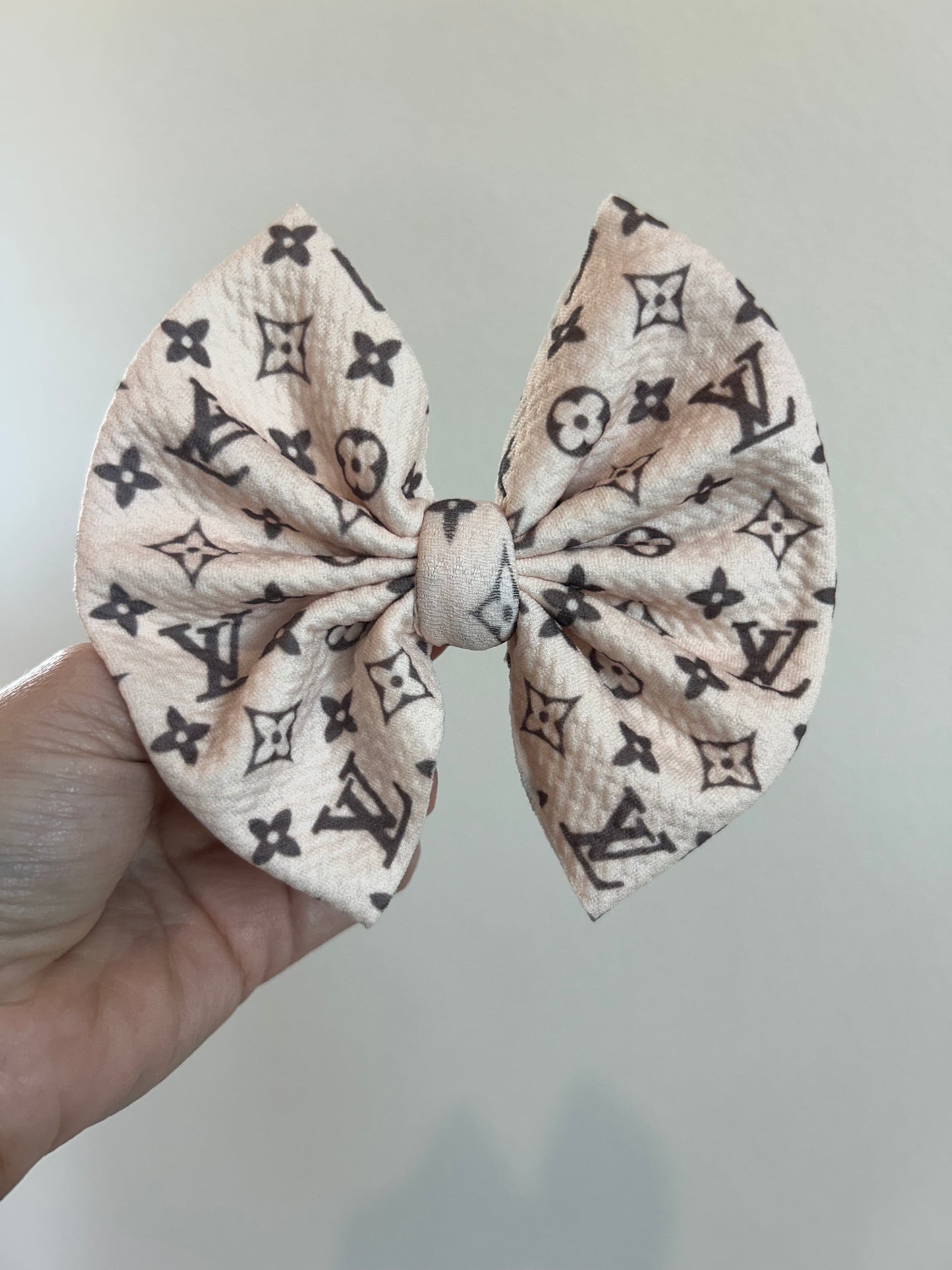 BIG CLIP BOW - IVORY BOUJEE