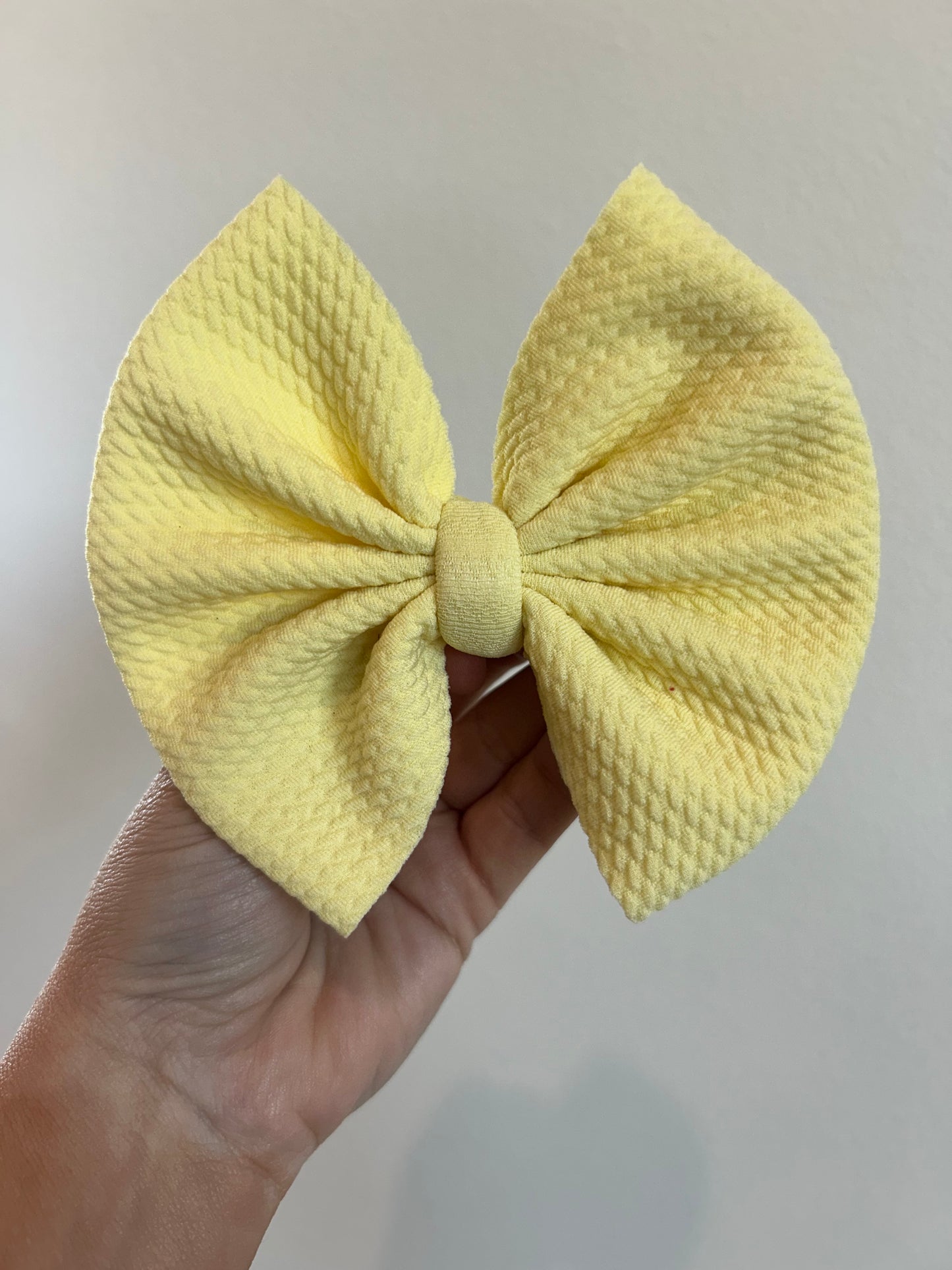 BIG CLIP BOW - BABY YELLOW SOLID