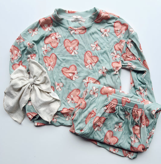 LOUNGE SET - HEARTS & BOWS