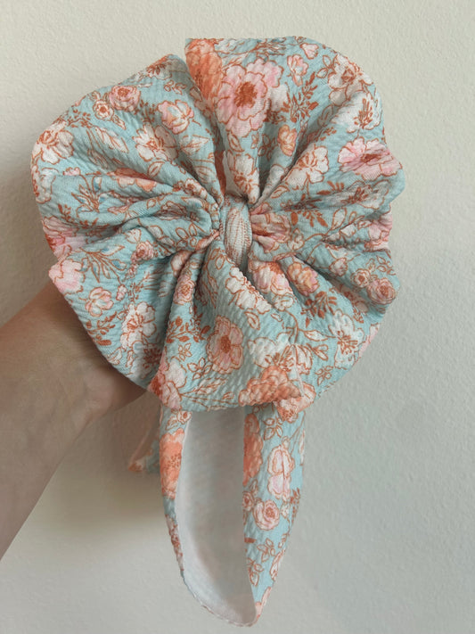 BABY MESSY BOW - SPRING FLORAL (BLUE)