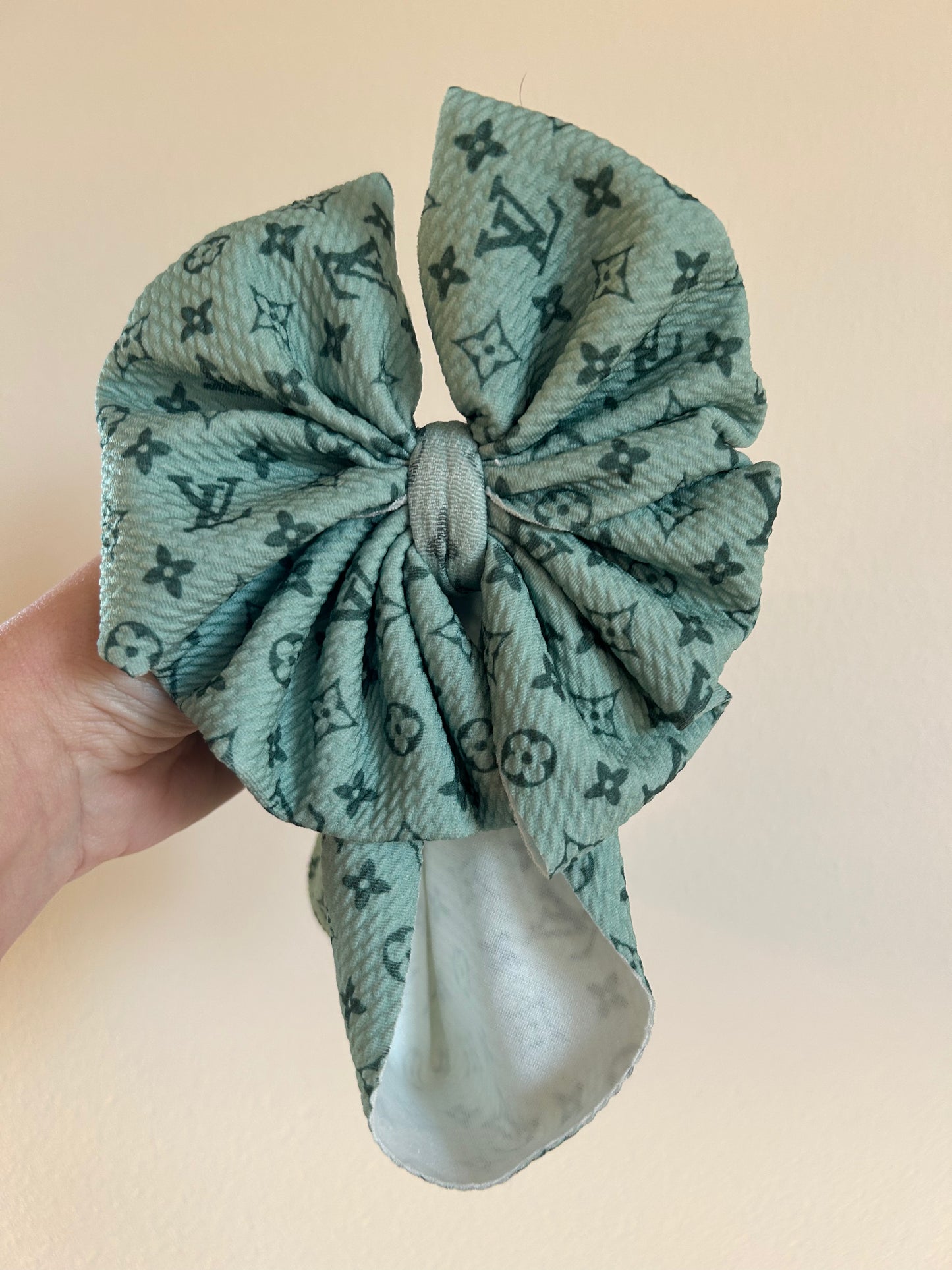 BABY MESSY BOW -GREEN BOUJEE