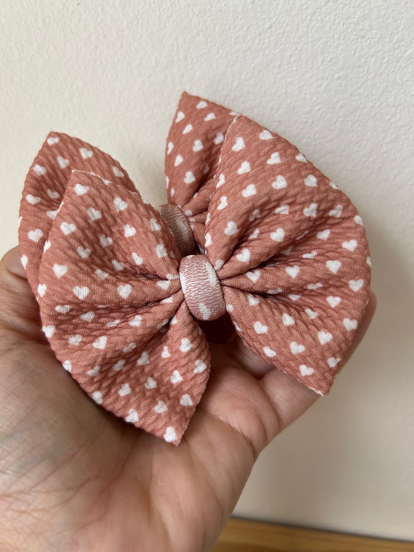 PIGGIE CLIPS - TAN HEARTS